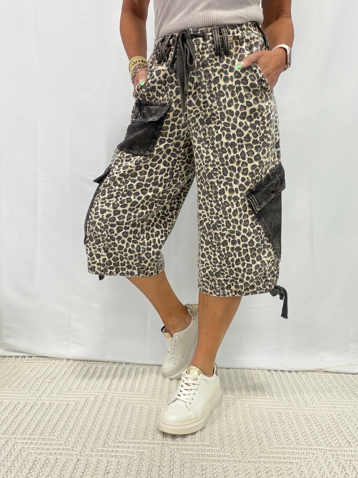 Oli & Hali Cargo Capri Pants In Animal Print
