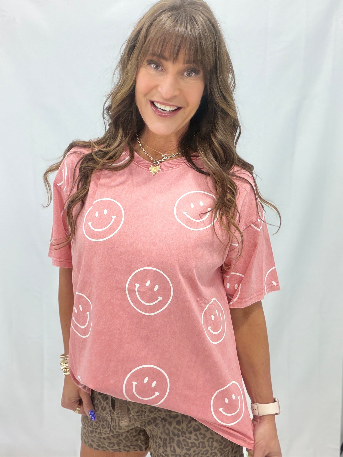 Kiss & Tell Energy Smiley Face Boxy Fit Top In Coral