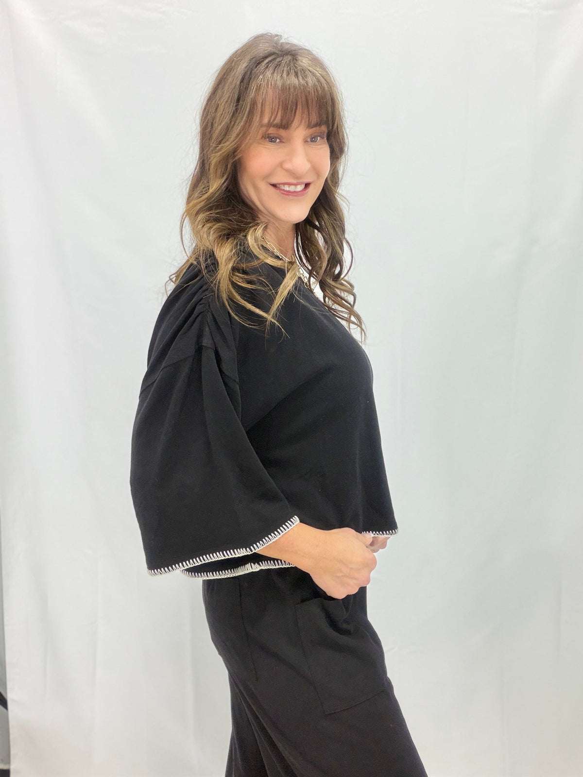 Contrast Stitch Knit Top In Black