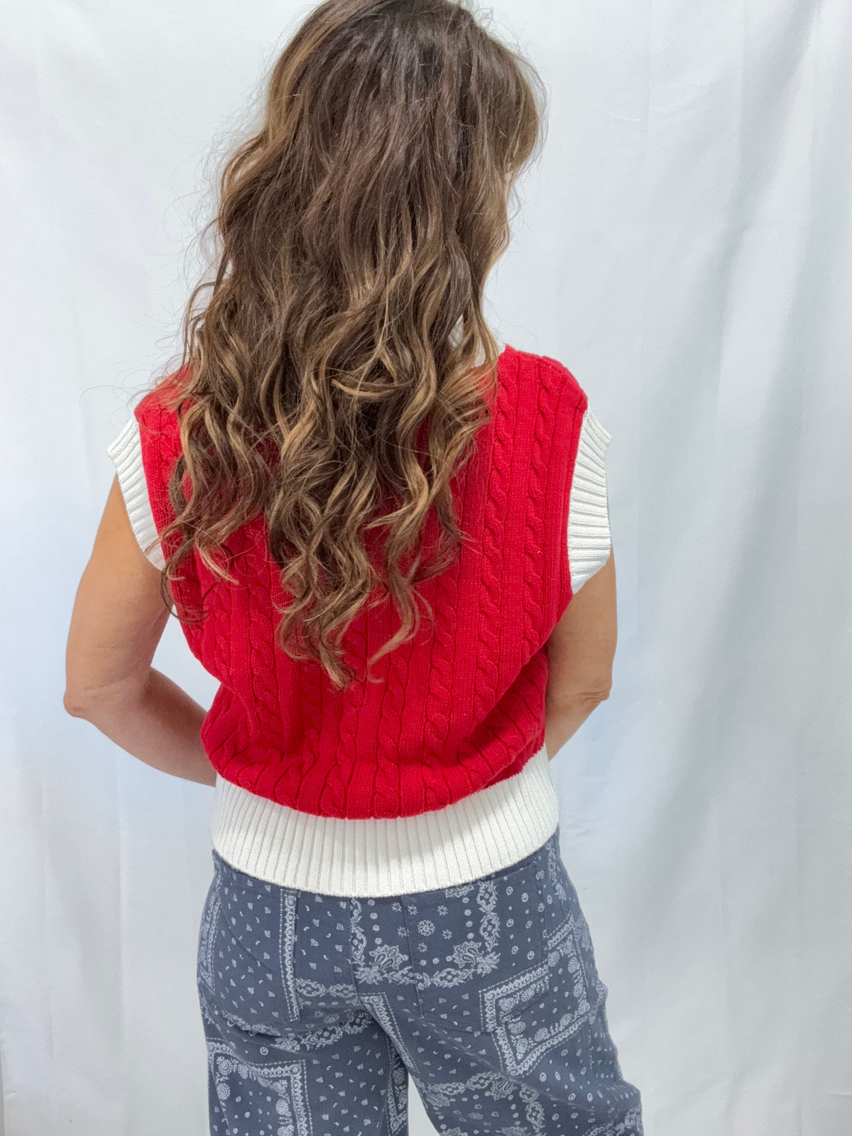 Relaxed Fit Cable Knit V Neck Sleeveless Vest In Red *Final Sale*