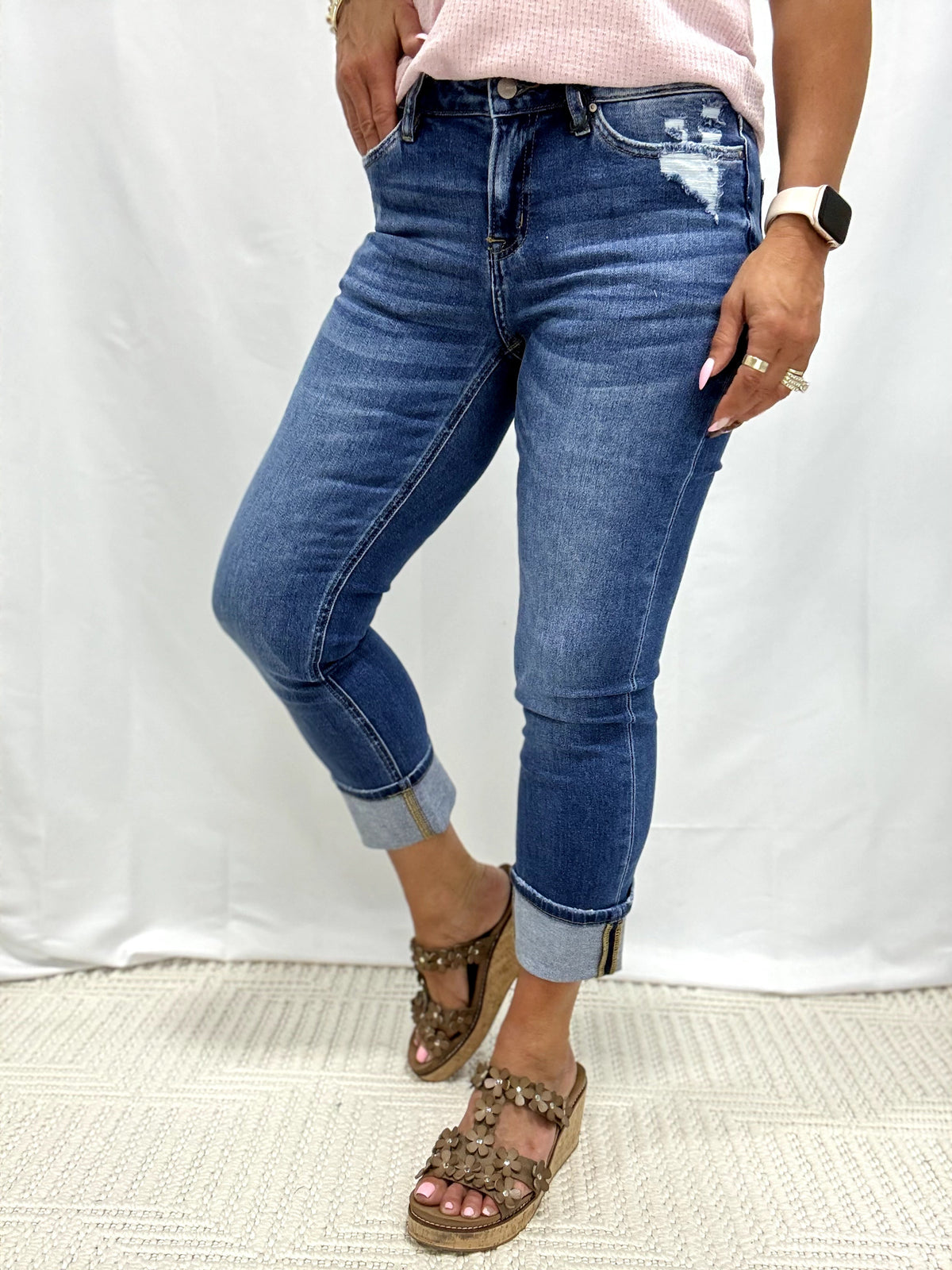 Mica Mid Rise Straight Leg With Cuff Jeans 061 In Zaley *Final Sale*