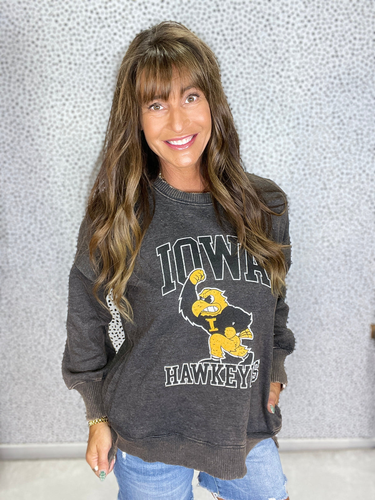 Iowa Herky Hi-Lo Crewneck Sweatshirt