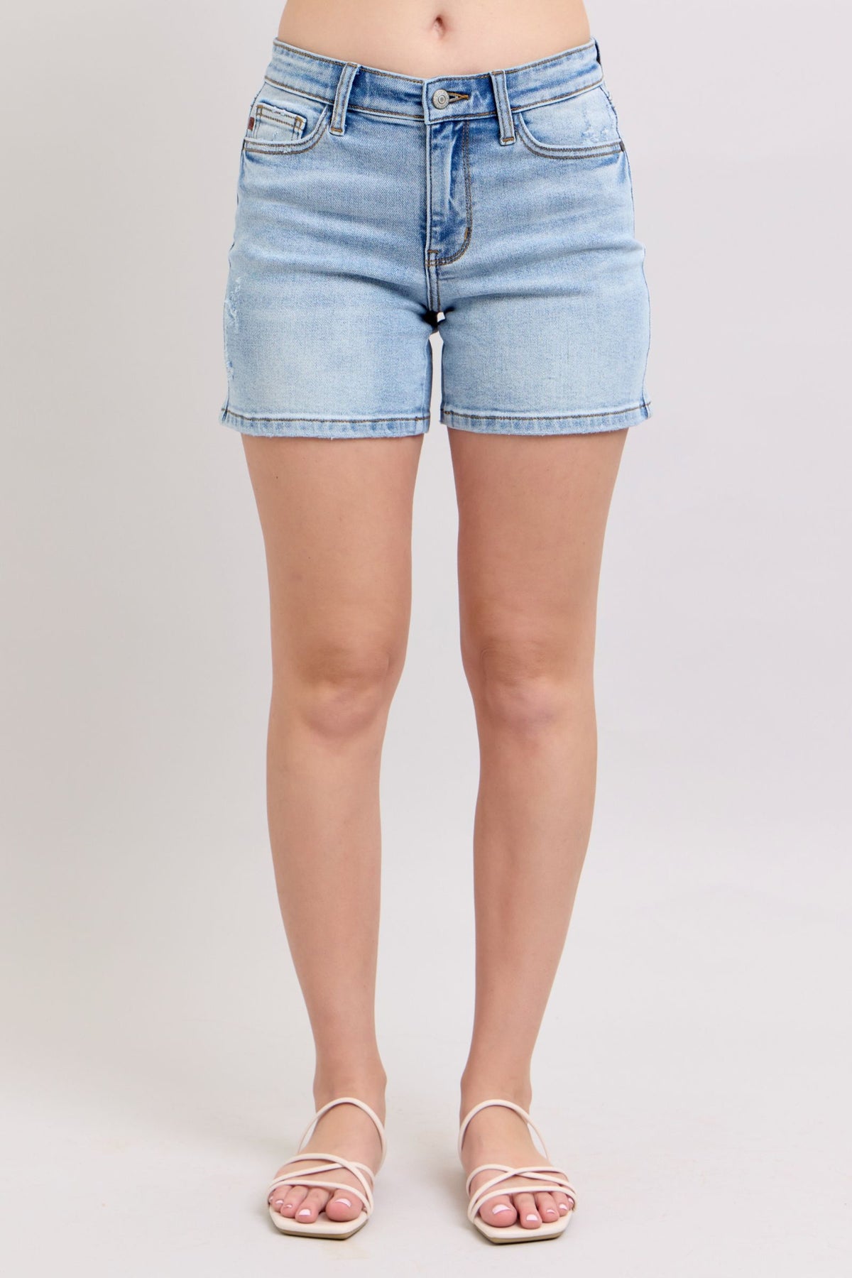 Judy Blue Evelyn Mid Rise Vintage Wash Dad Shorts 295 In Medium *Final Sale*