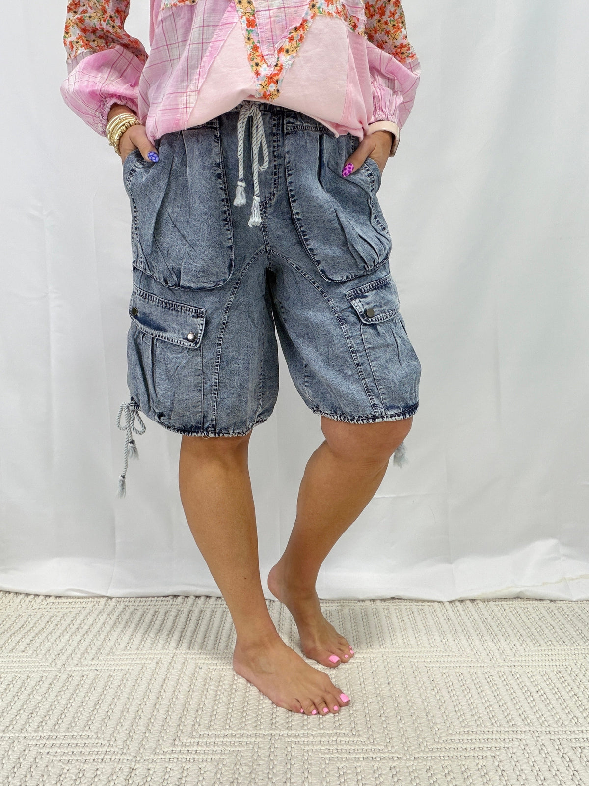 Oli & Hali All Your Adventures Mid-Rise Cargo Shorts In 2 Colors
