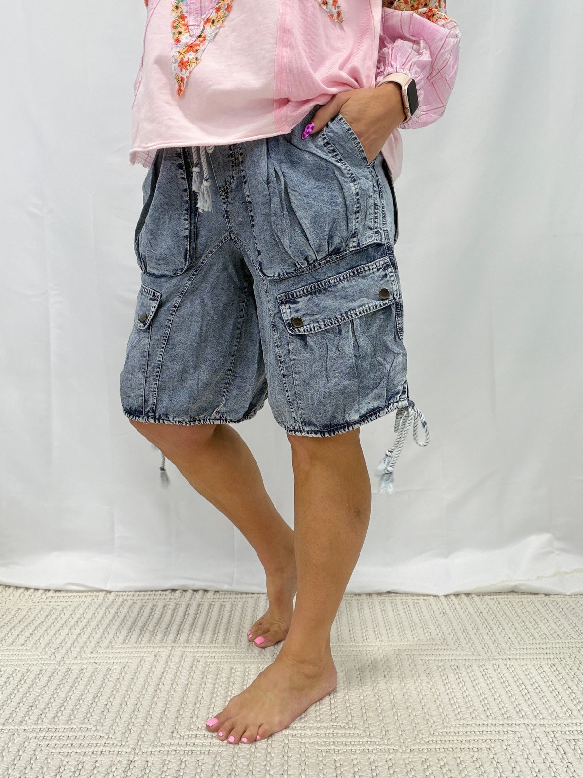 Oli & Hali All Your Adventures Mid-Rise Cargo Shorts In 2 Colors