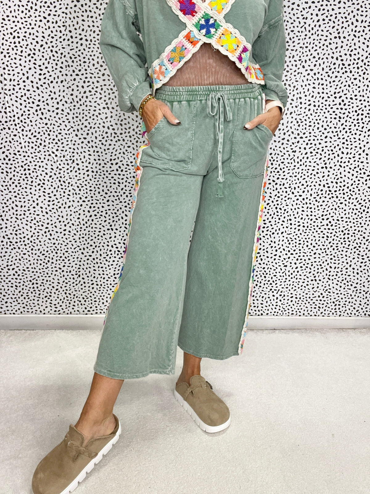 Crochet Side Stripe Pants In 2 colors