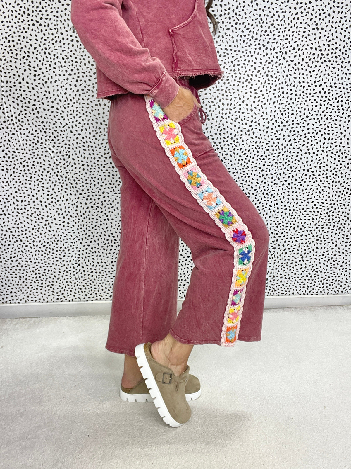 Crochet Side Stripe Pants In 2 colors