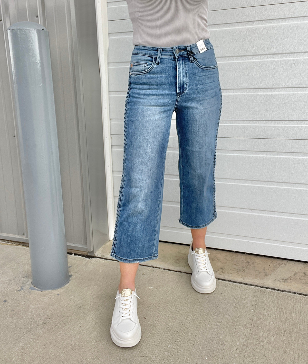 Judy Blue Chloe Braided Accent Wide Leg Crop Jeans 850