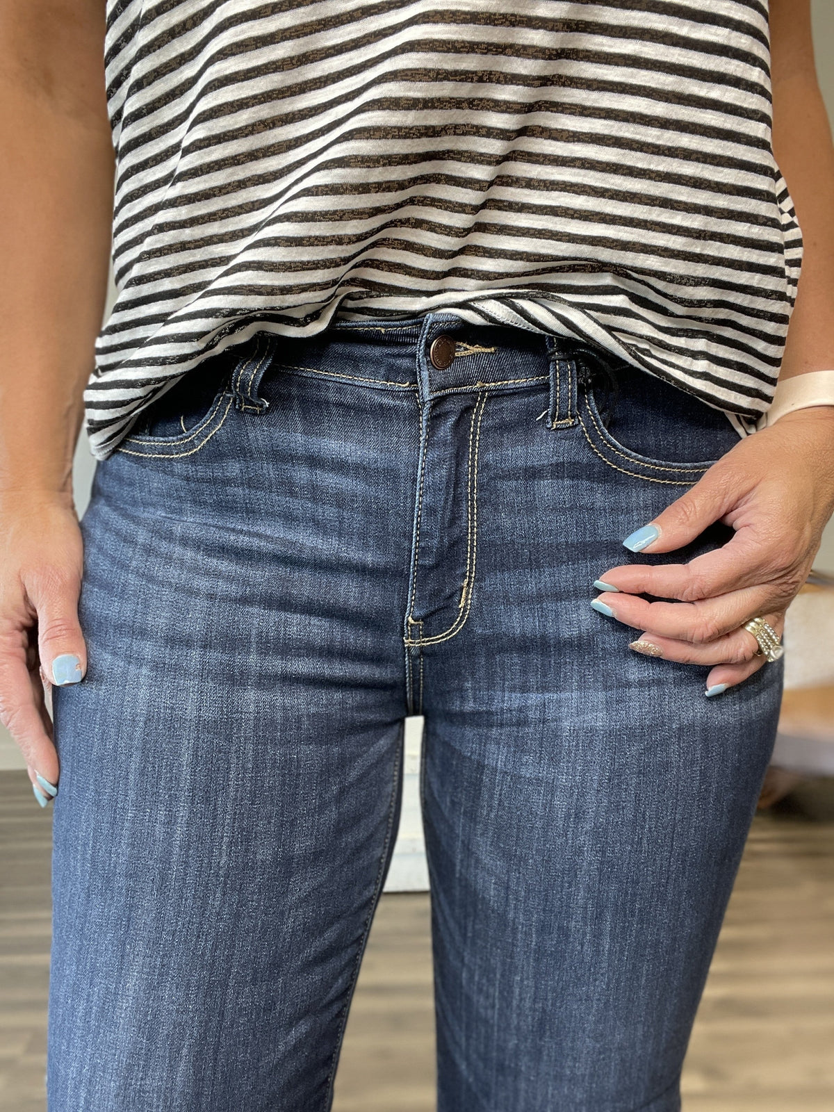 Judy Blue Jasper Mid-Rise Capri Jeans 91R