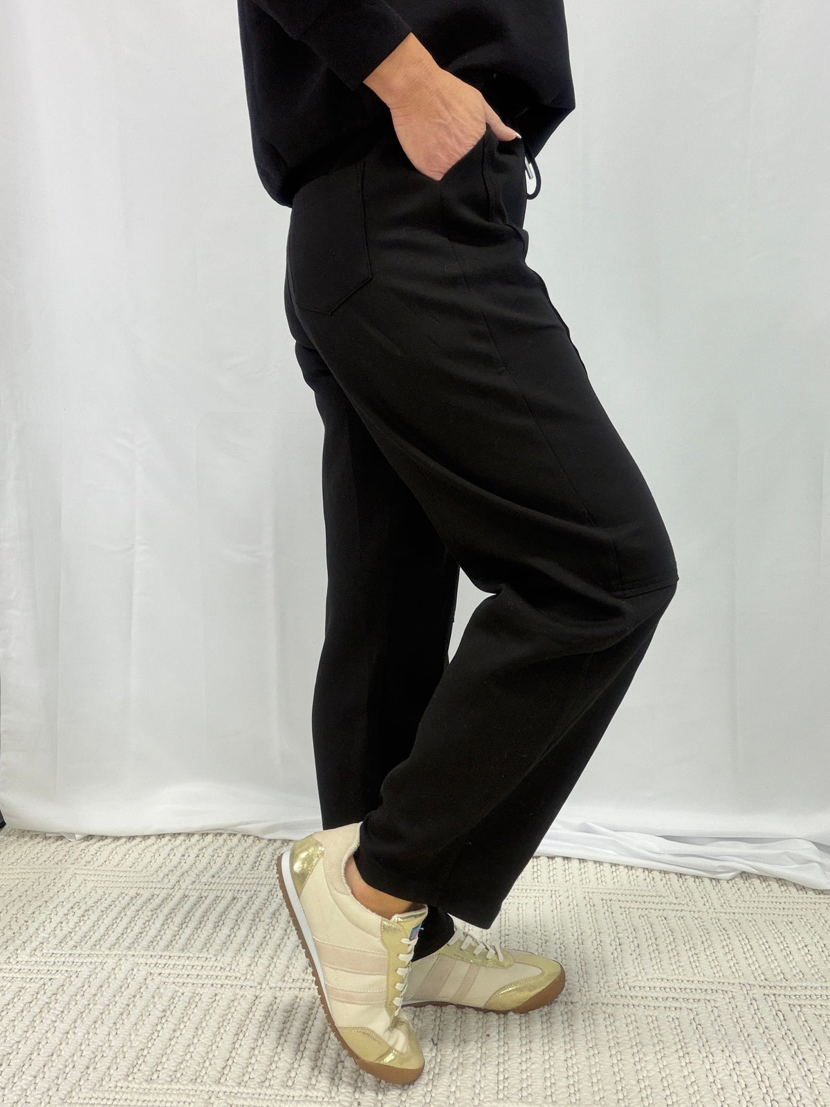 Bank It Drawstring Tapered Leg Sweatpants In Black