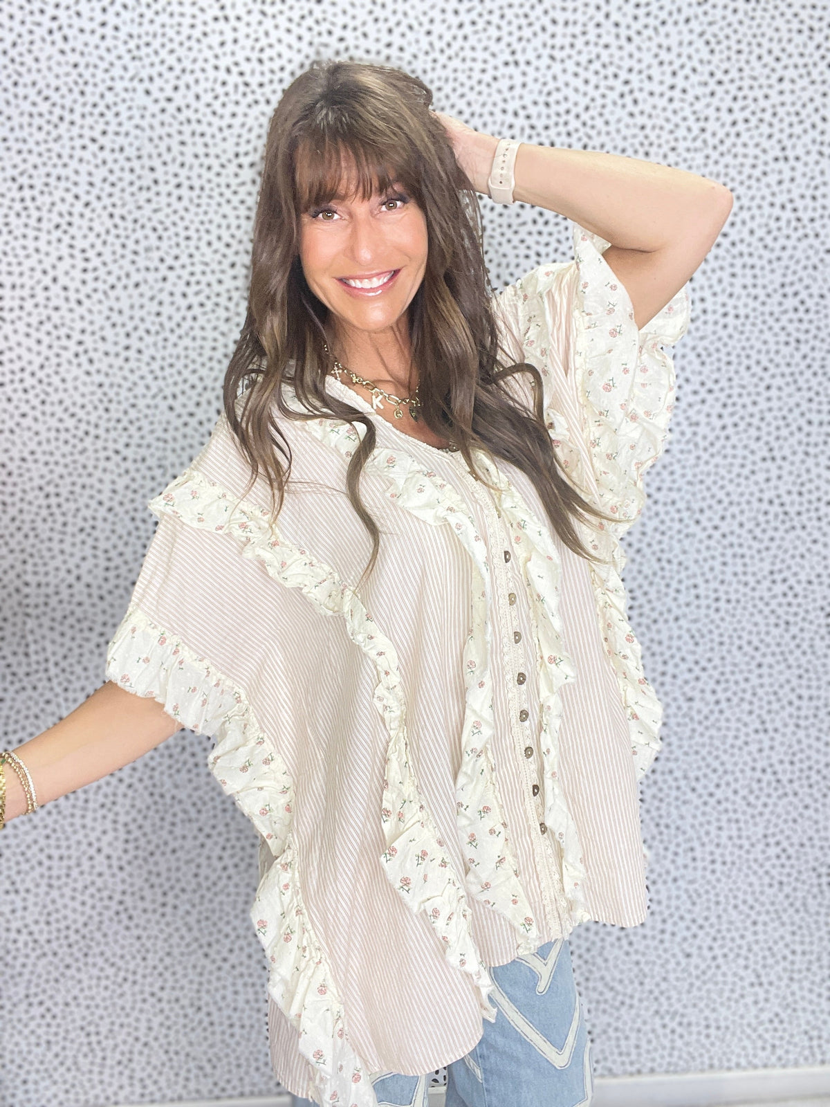 Oli & Hali All The Vibes V-Neck Short Sleeve Top In Apricot *Final Sale*