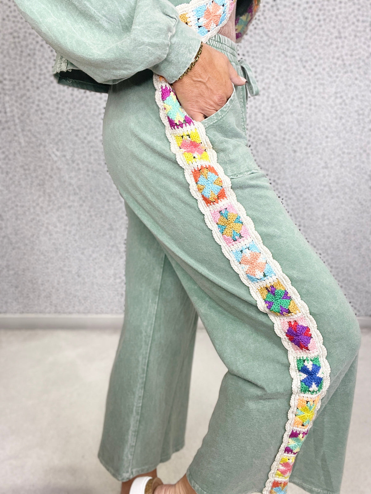 Crochet Side Stripe Pants In 2 colors