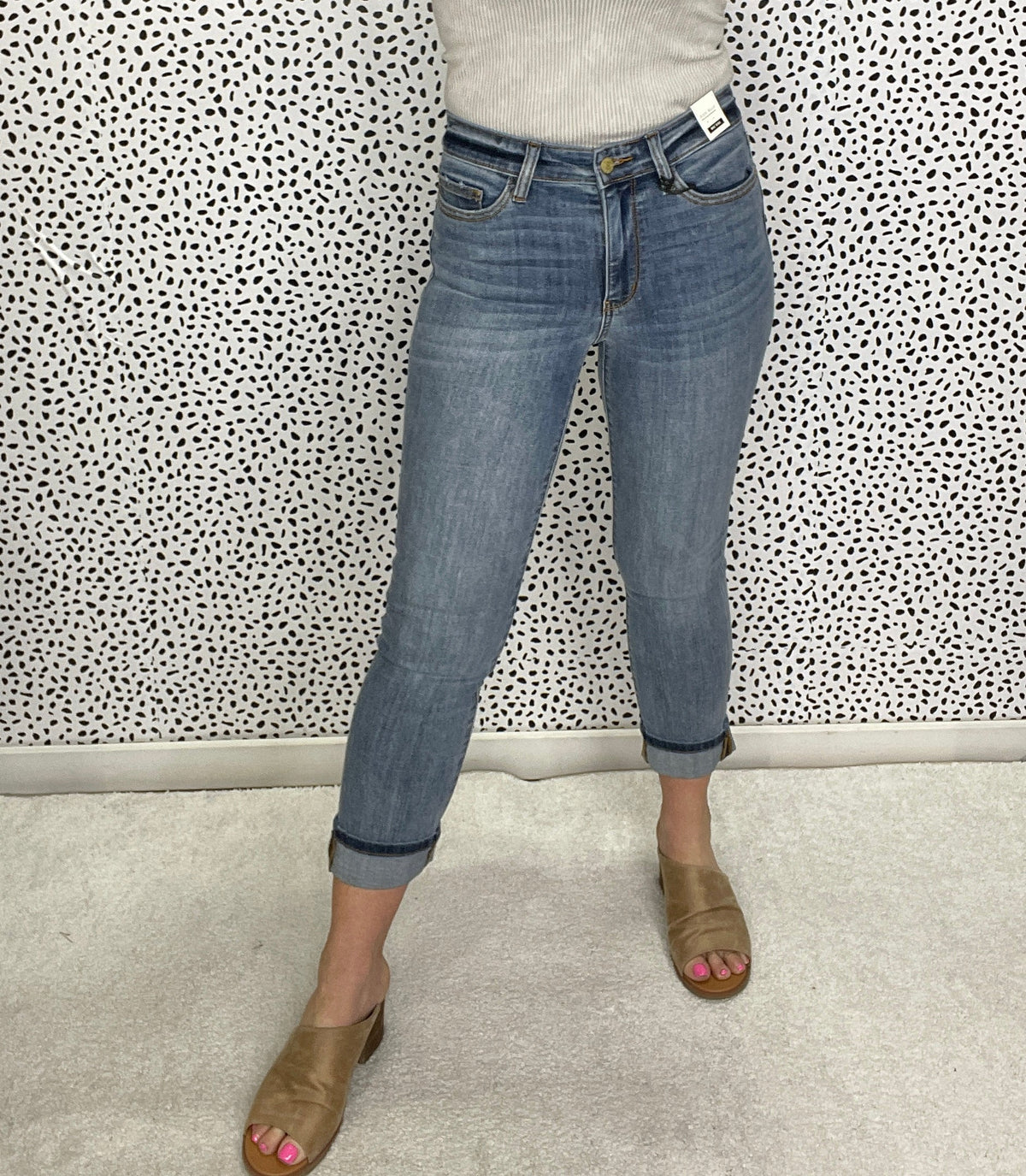 Judy Blue Brenda Mid Rise Cuffed Capri 116