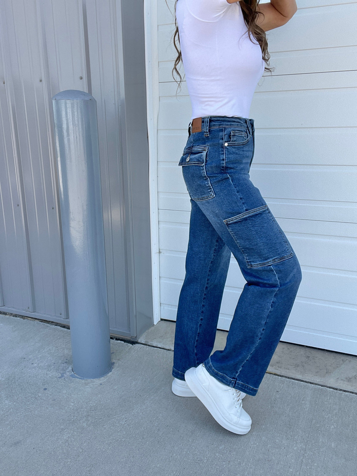 Judy Blue Ginny Wide Leg Cargo Jeans With Back Flap Pockets 725