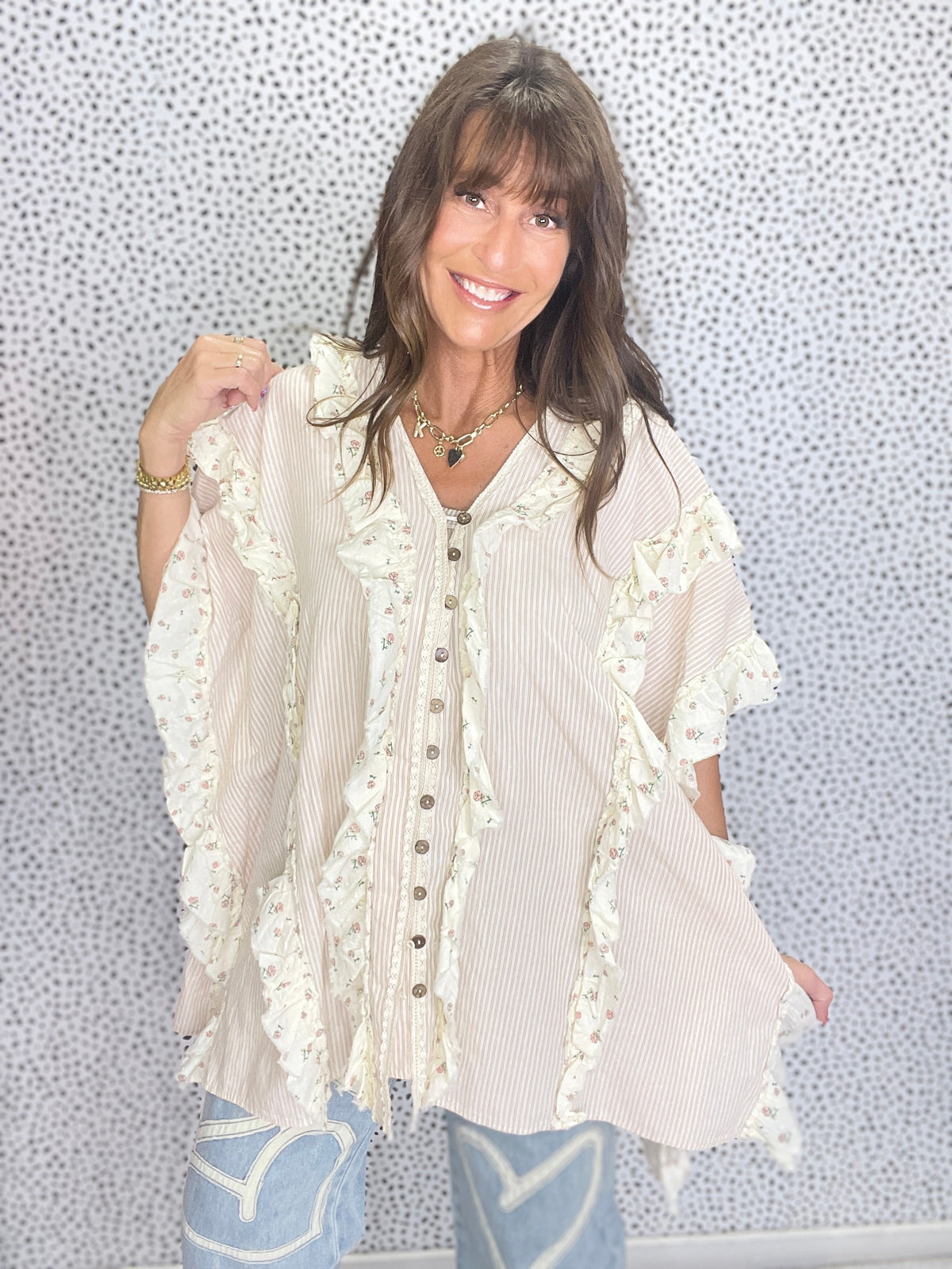Oli & Hali All The Vibes V-Neck Short Sleeve Top In Apricot *Final Sale*