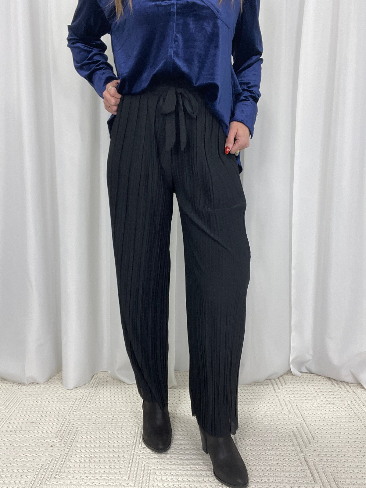 Pick Me Up Pleated Pants In Black *Final Sale*