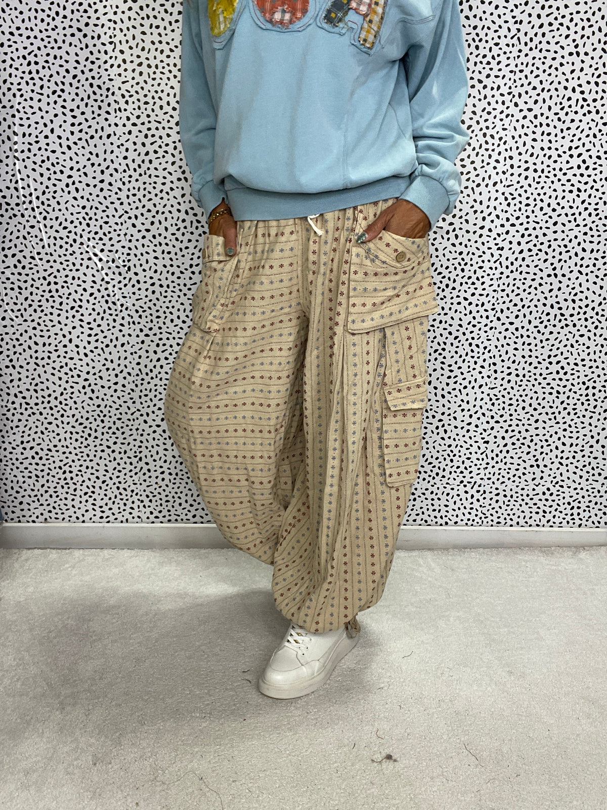 Oli & Hali WASHED 3D POCKET FLOWER PATTERN WIDE LEG PANTS *Final Sale*