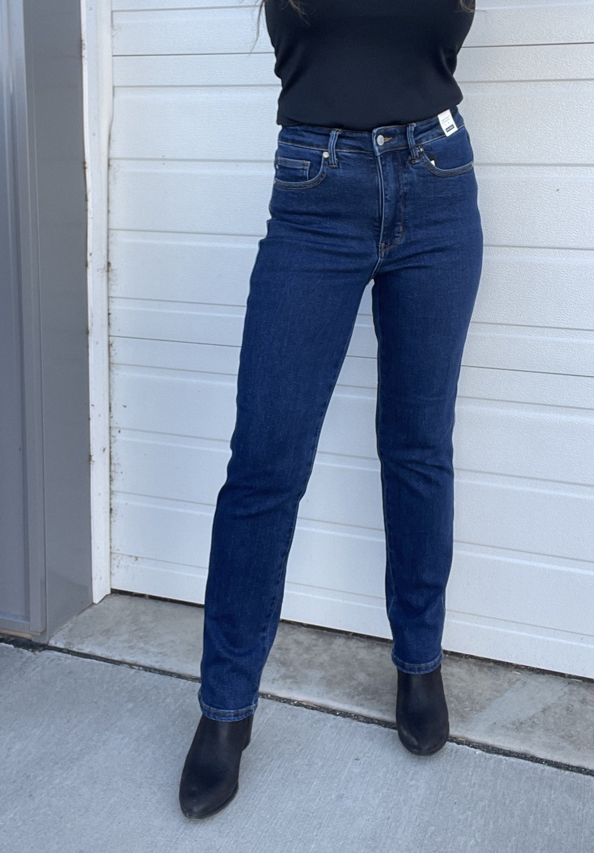 Judy Blue Beverly Tummy Control Classic Straight Leg Jean 575