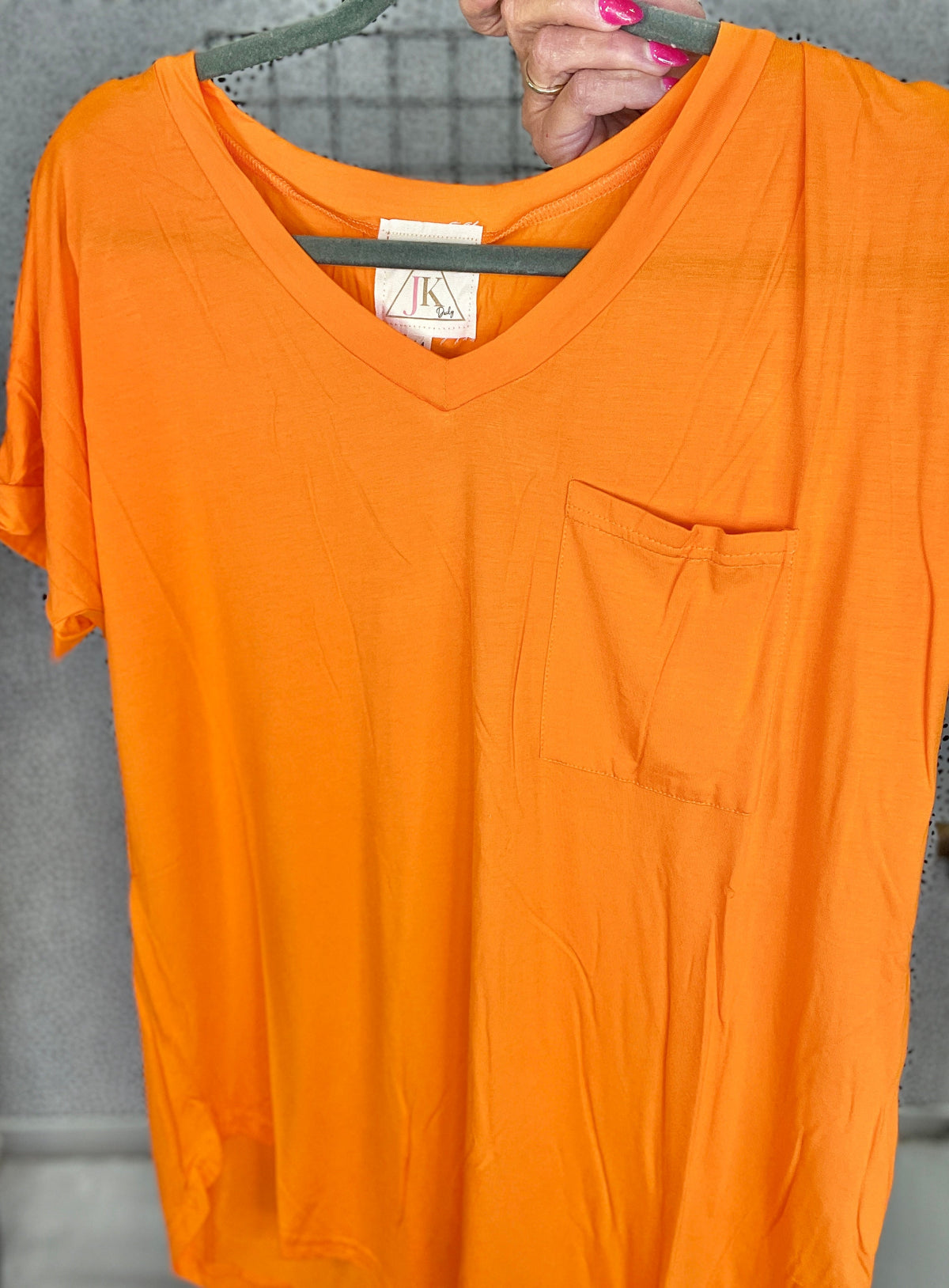 Celeb Boyfriend Fit Buttery Soft Pocket Round Hem Basic Top In 6 Colors