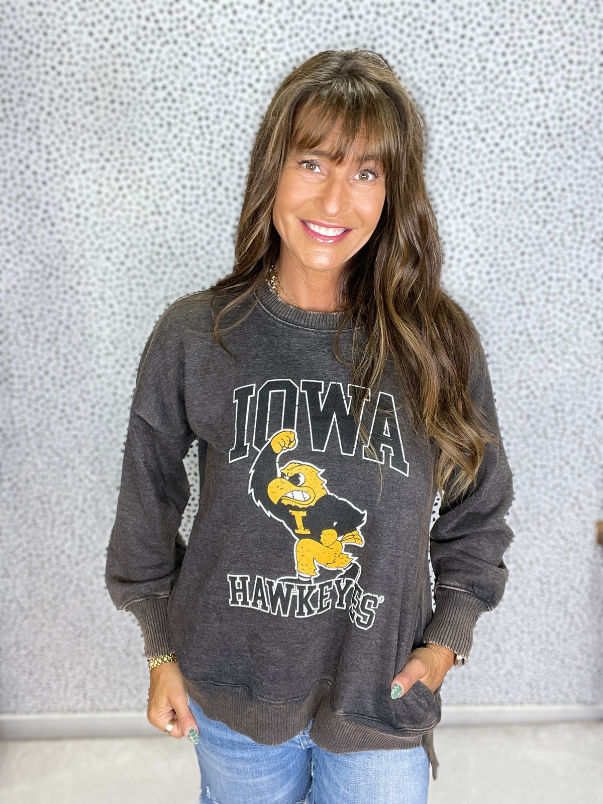Iowa Herky Hi-Lo Crewneck Sweatshirt