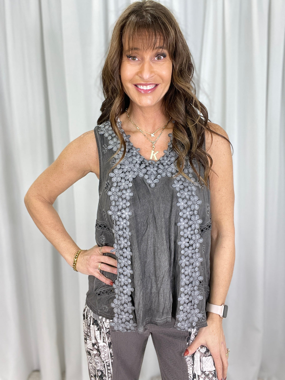 POL Keep A Light On V-Neck Sleeveless Top In 2 Colors *Final Sale*