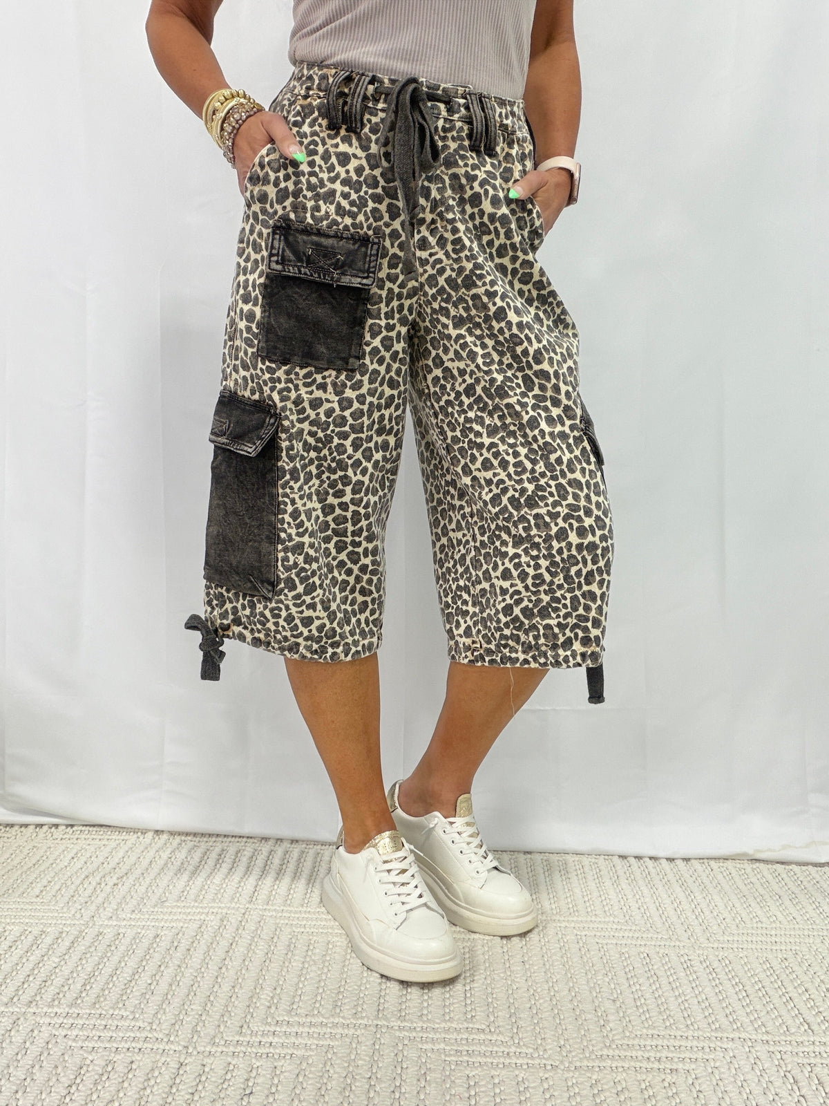 Oli & Hali Cargo Capri Pants In Animal Print