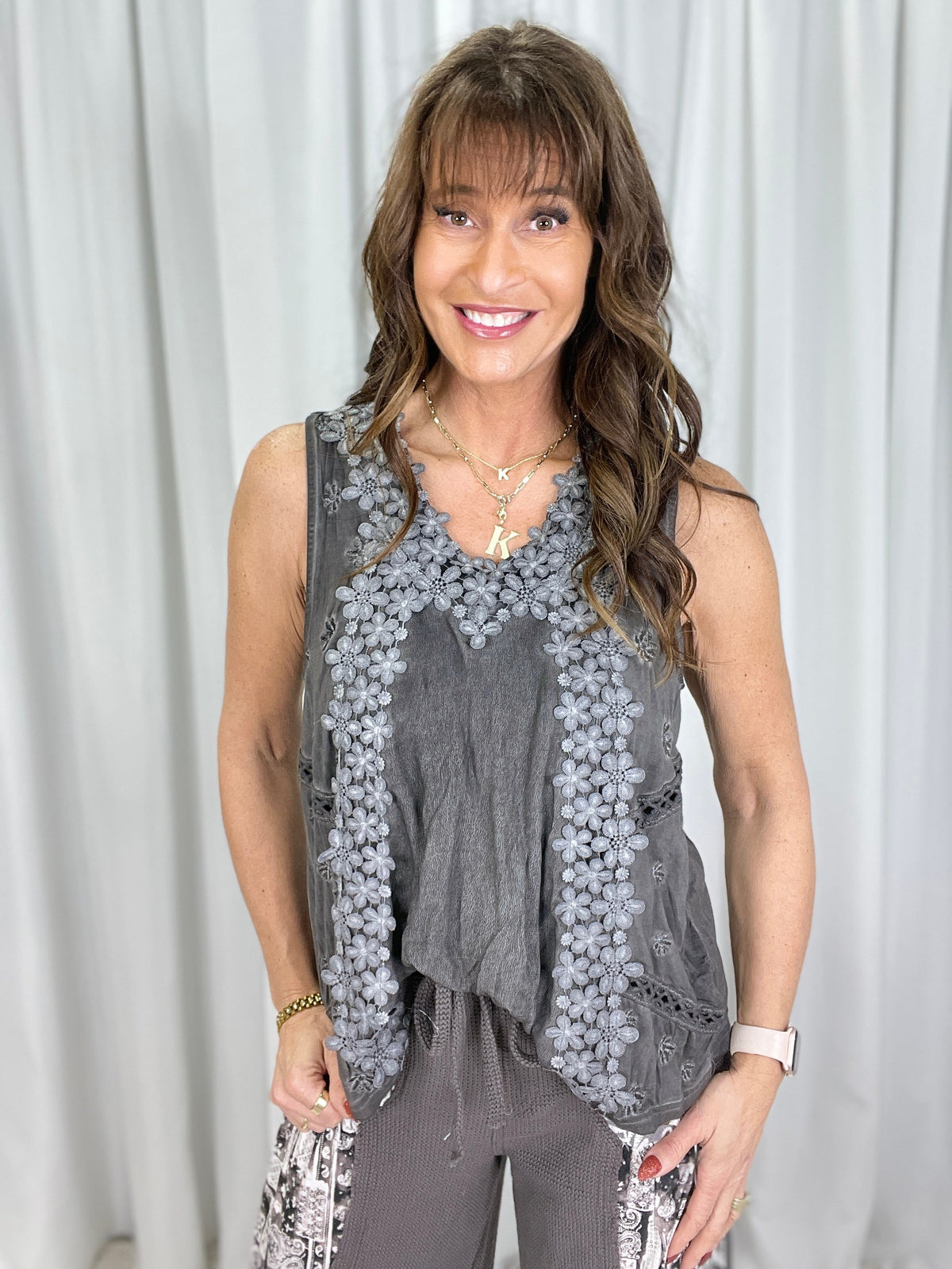 POL Keep A Light On V-Neck Sleeveless Top In 2 Colors *Final Sale*