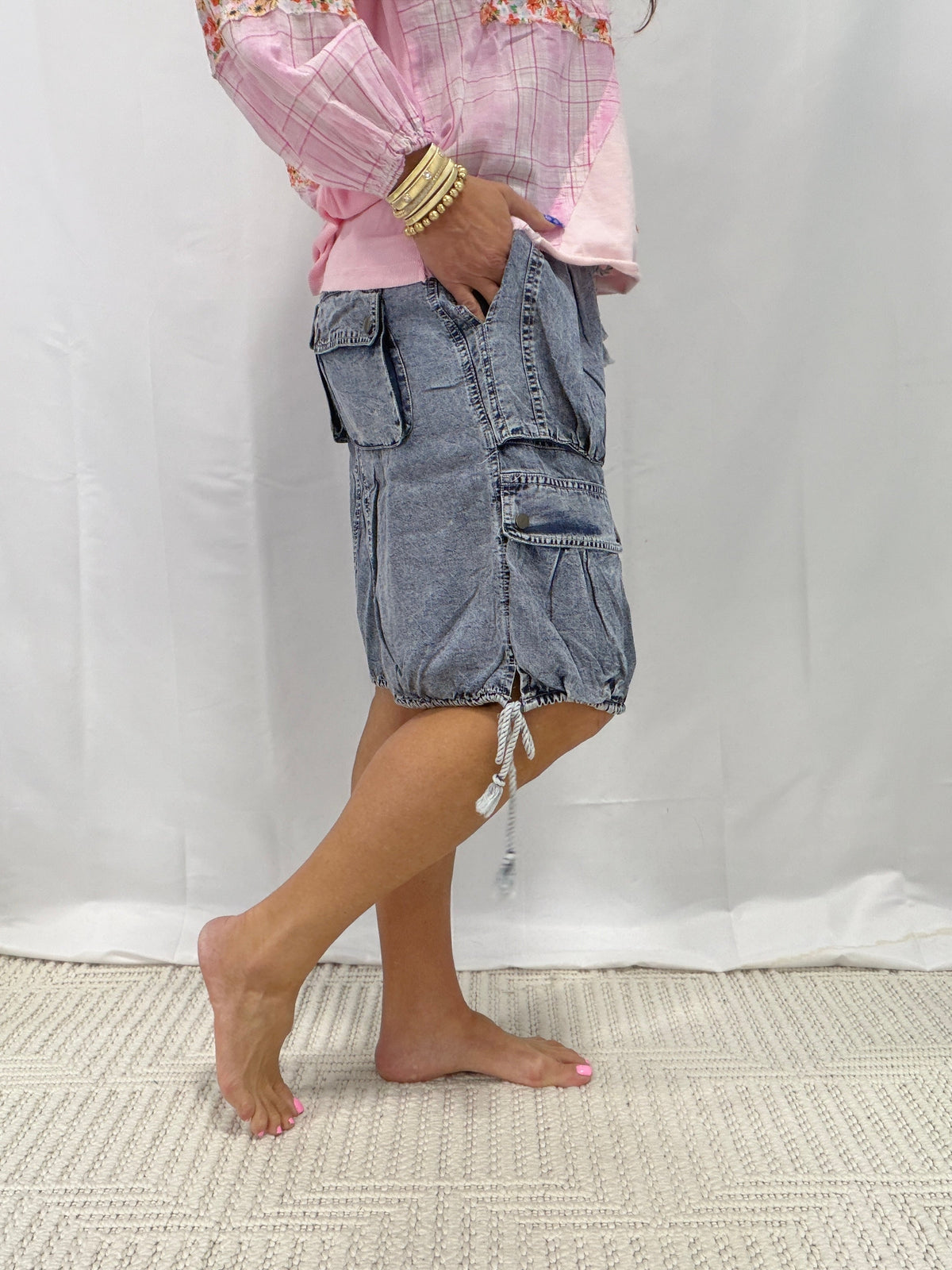 Oli & Hali All Your Adventures Mid-Rise Cargo Shorts In 2 Colors