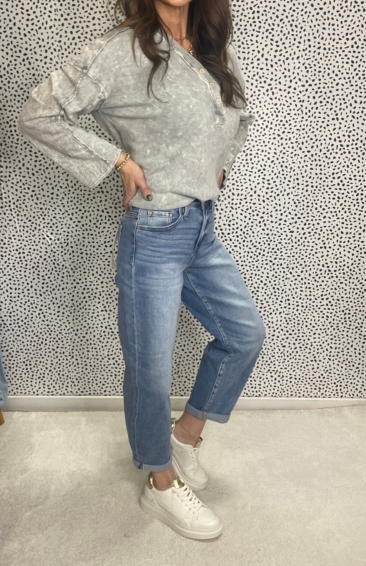 Risen Avery Mid Rise Medium Wash Non Distressed Barrel Jeans 024