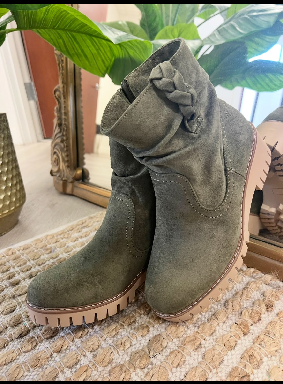 Demi Slouched Casual Boot In Khaki