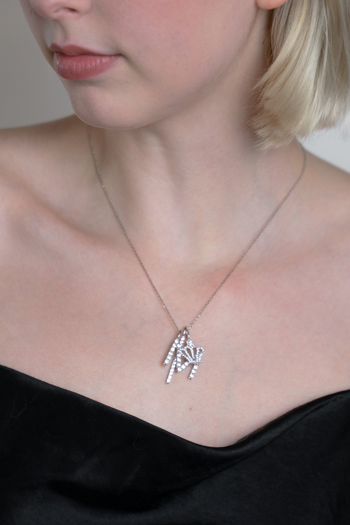 Be A Queen Charm