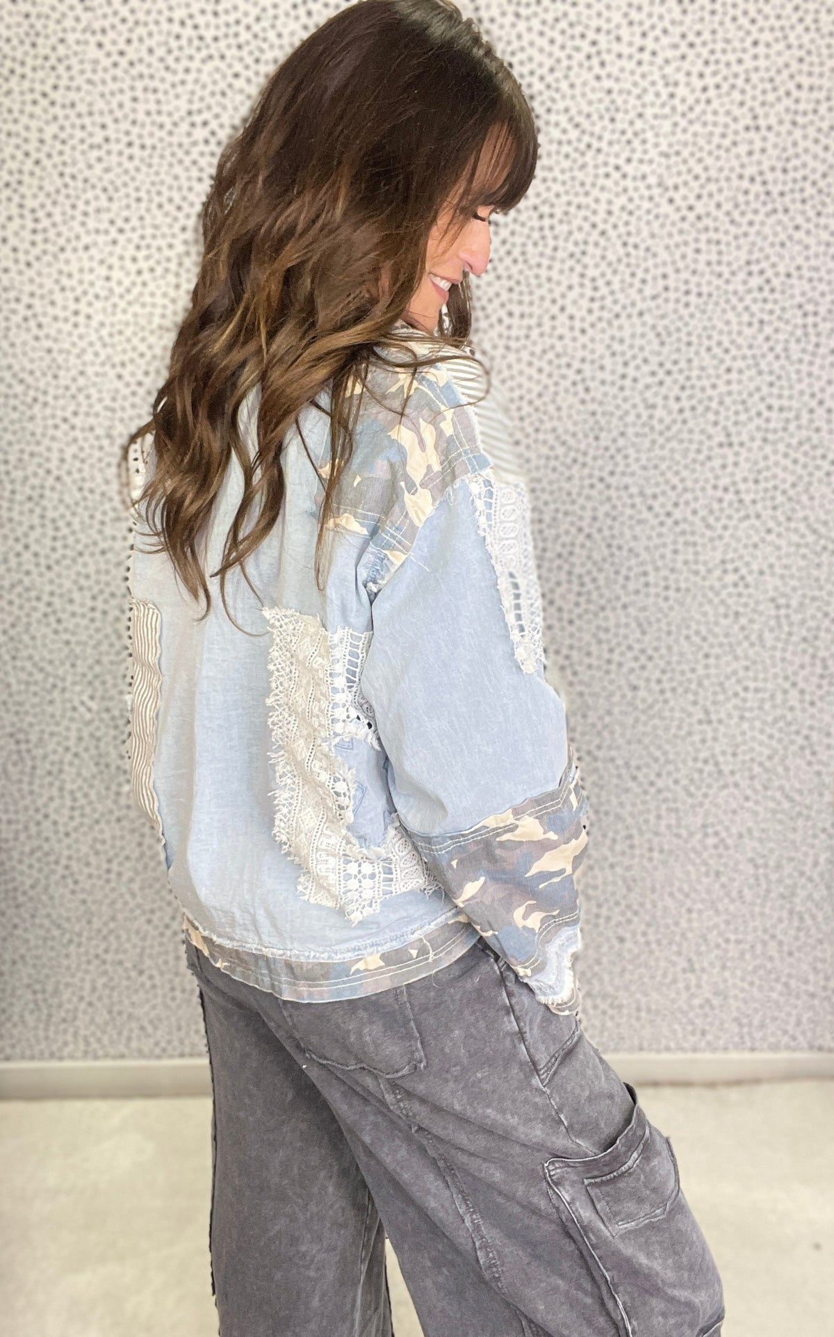 POL In Plain Sight Camo Contrast Lightweight Shirt Jacket In Denim