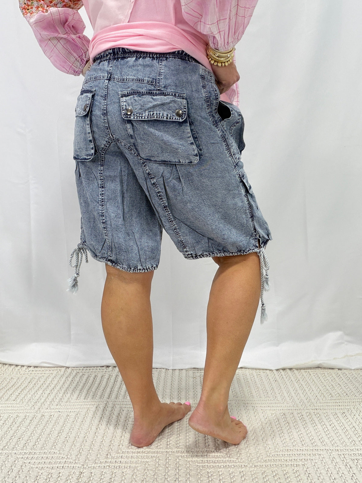 Oli & Hali All Your Adventures Mid-Rise Cargo Shorts In 2 Colors