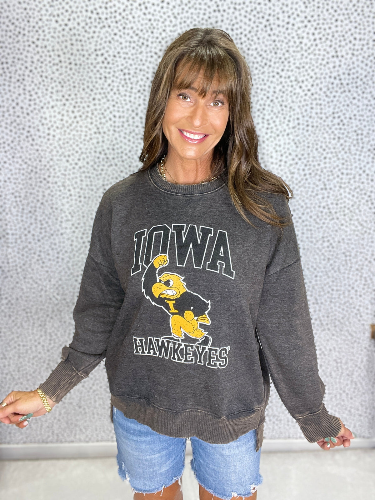 Iowa Herky Hi-Lo Crewneck Sweatshirt