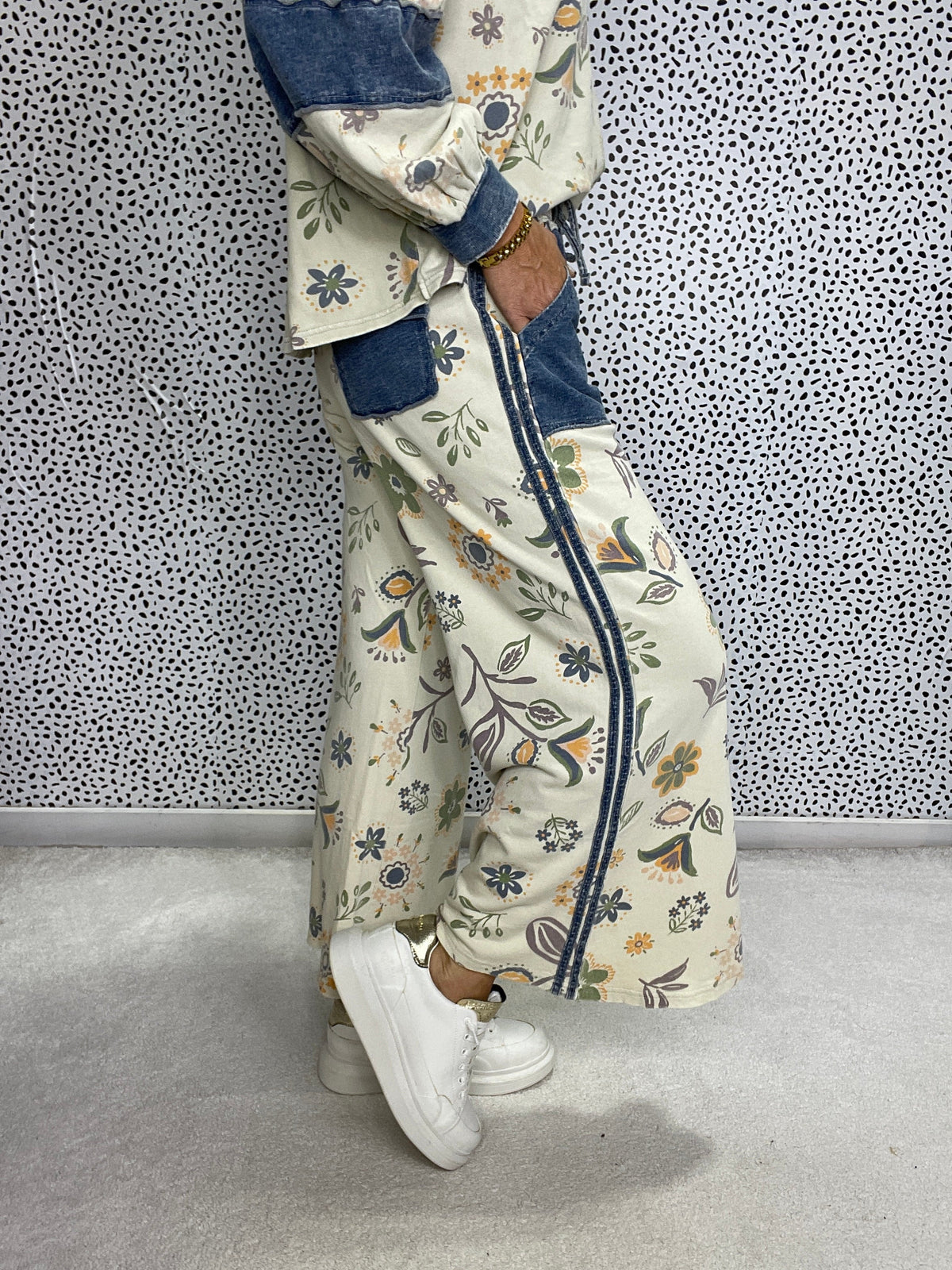 Garden Light Floral Printed Pants In 3 Colors