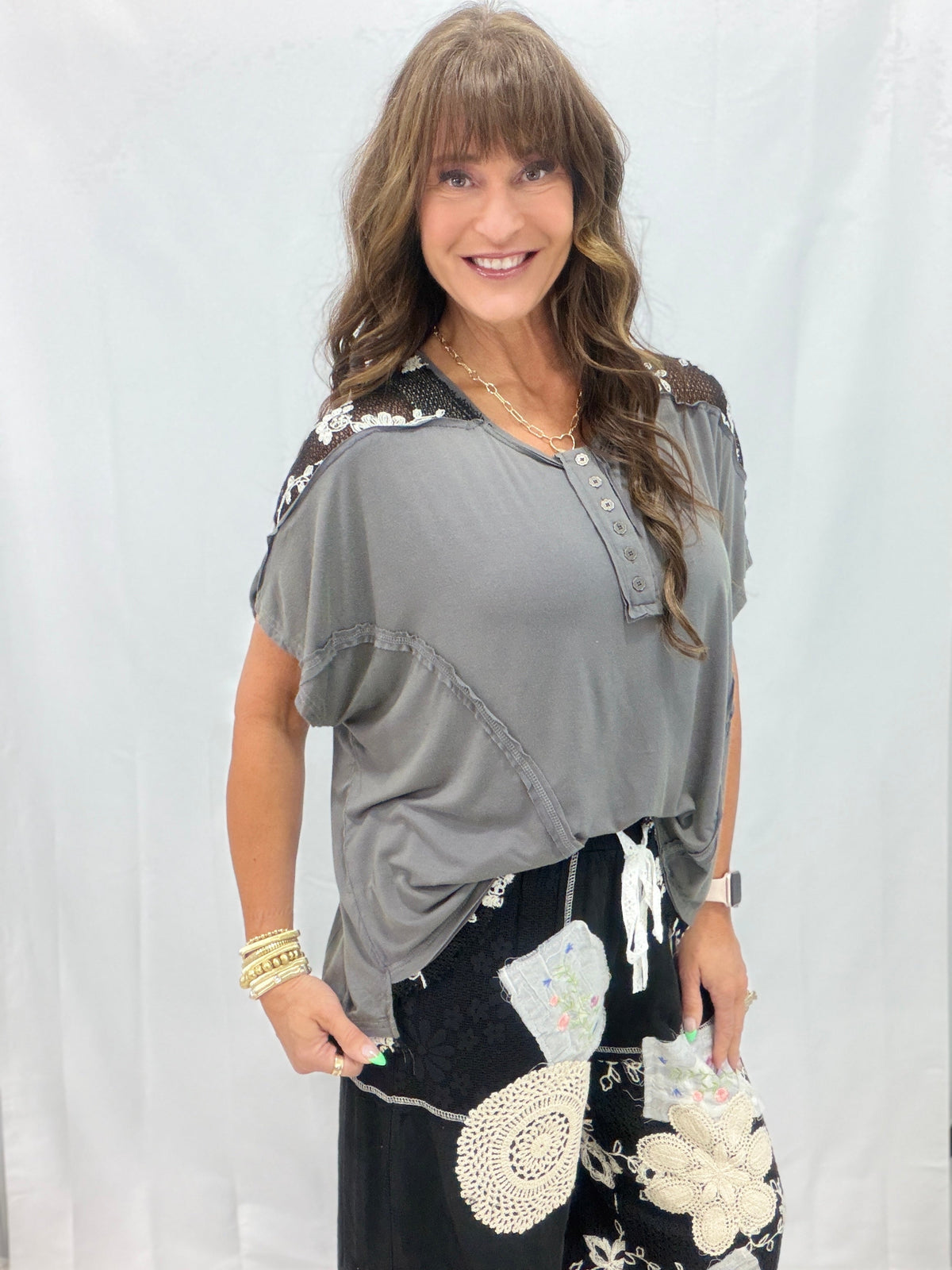 Pol Misty Mood Short Sleeve Top In 2 Colors