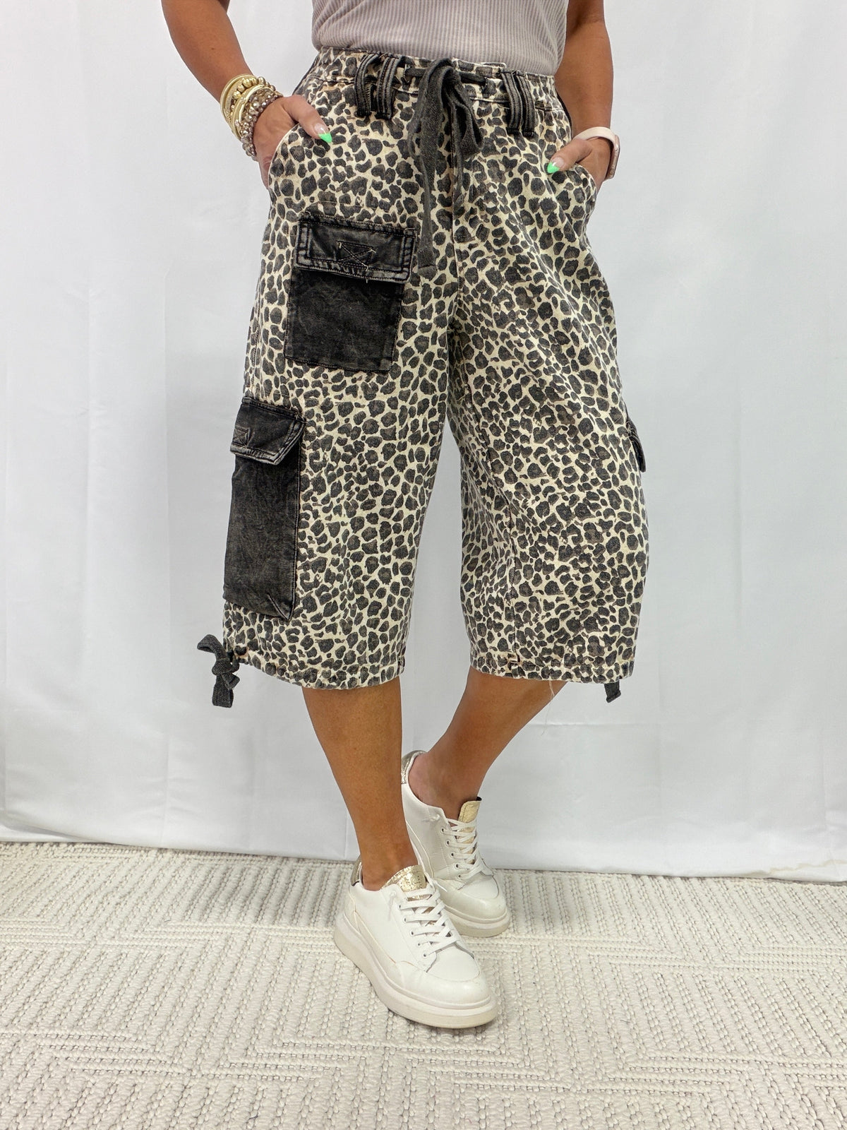Oli & Hali Cargo Capri Pants In Animal Print