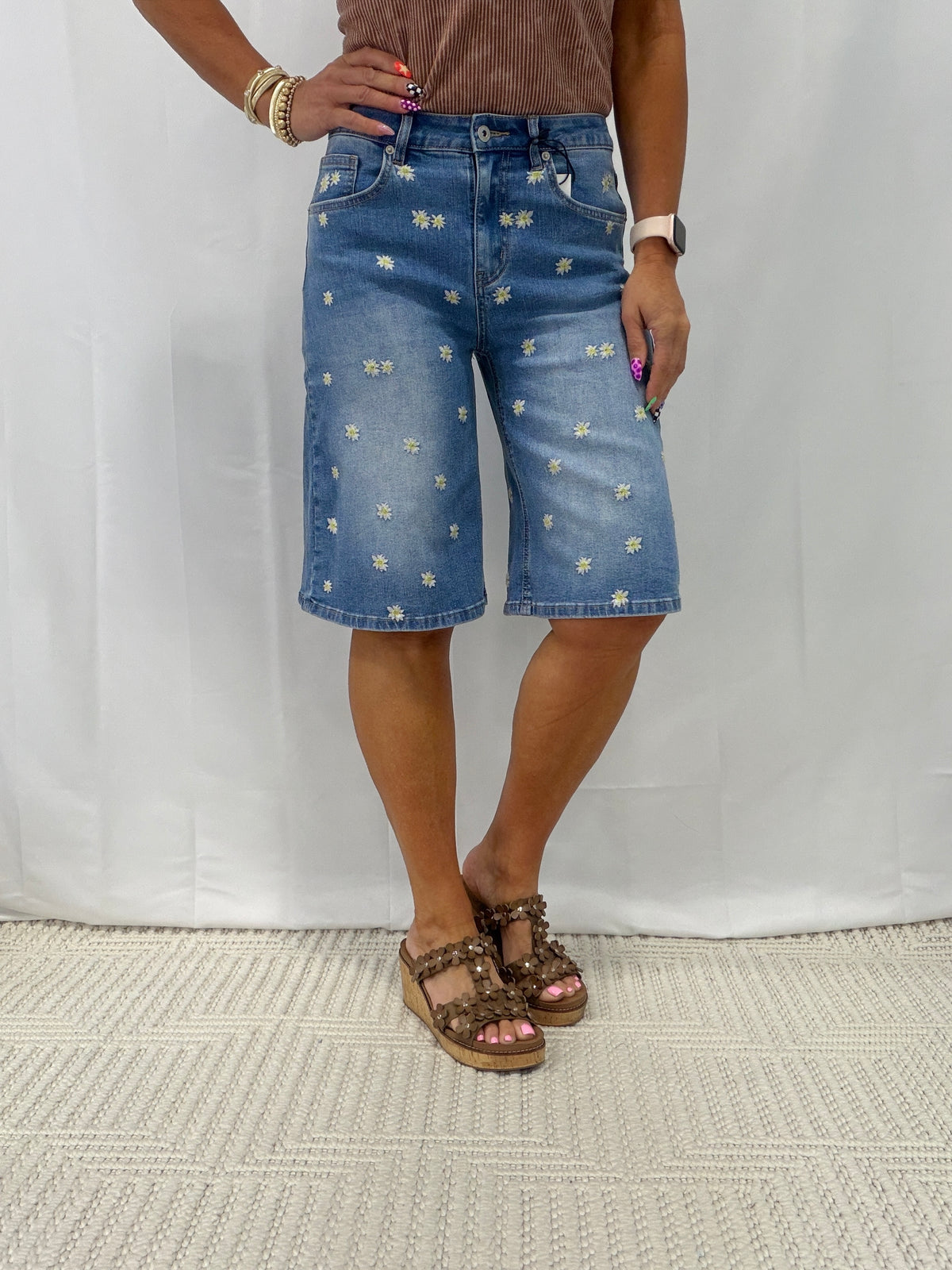 Mica Dash Of Daisy Bermuda Length Shorts 827