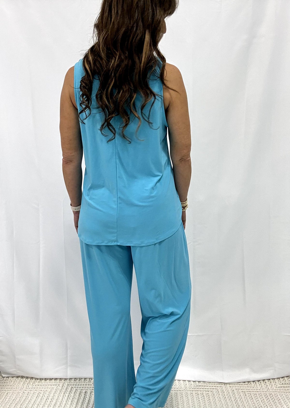 Jet Set Ease Solid Set in 2 Colors