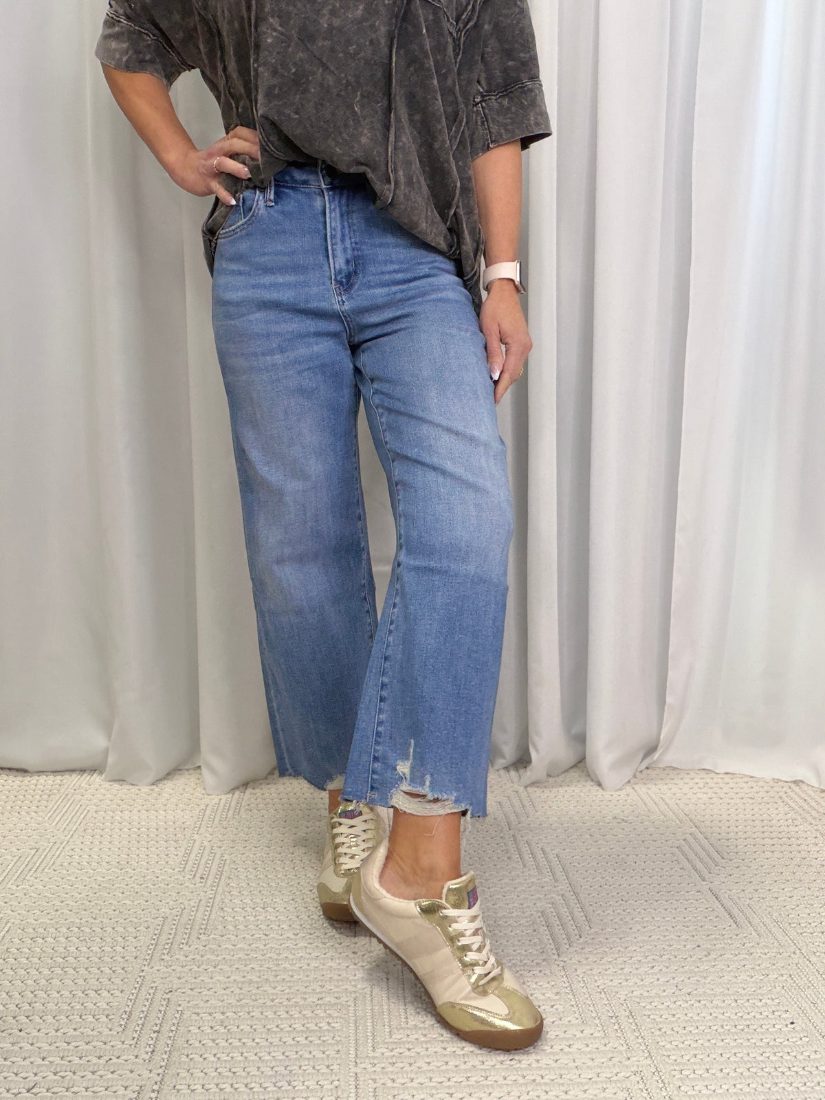 Mica Susan Crop Frayed Hem Jeans 540