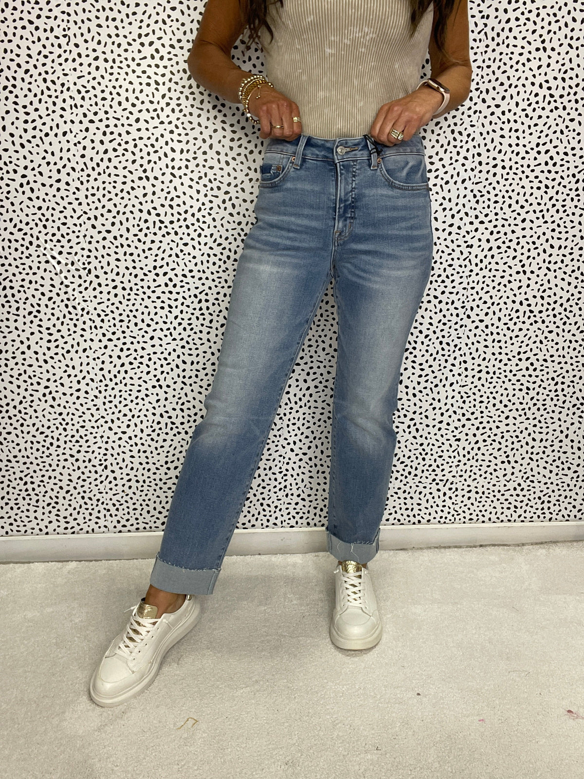 Mica Ava High Rise Straight Leg Cuffed Hem Jeans 286 In Queen Blue