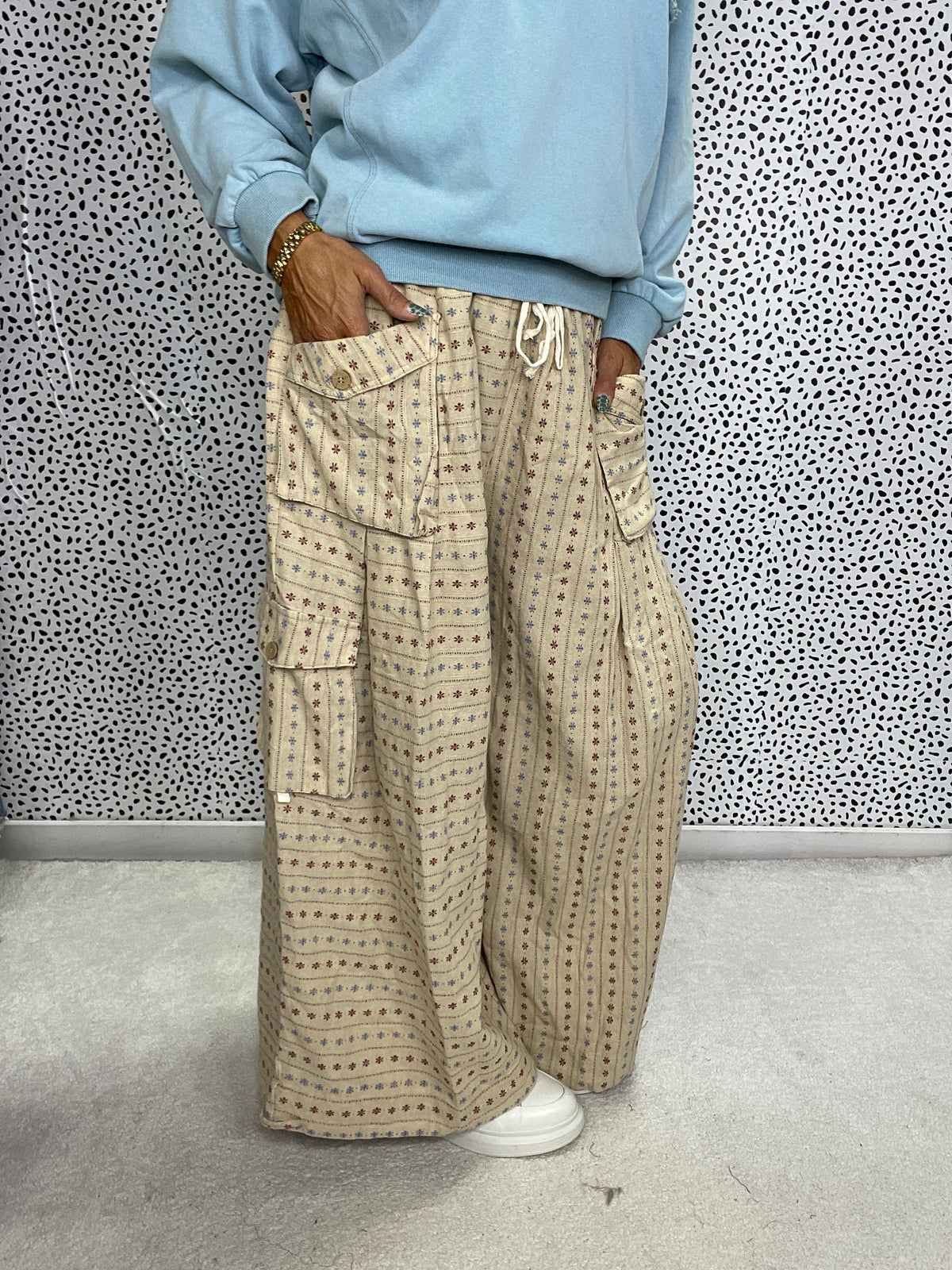 Oli & Hali WASHED 3D POCKET FLOWER PATTERN WIDE LEG PANTS *Final Sale*