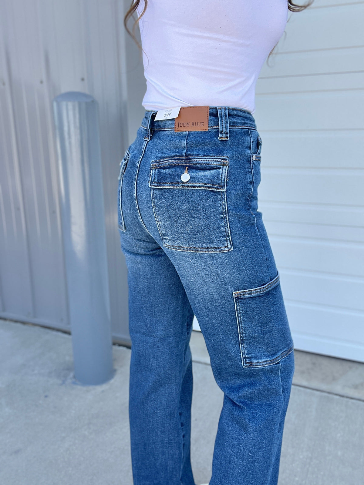 Judy Blue Ginny Wide Leg Cargo Jeans With Back Flap Pockets 725