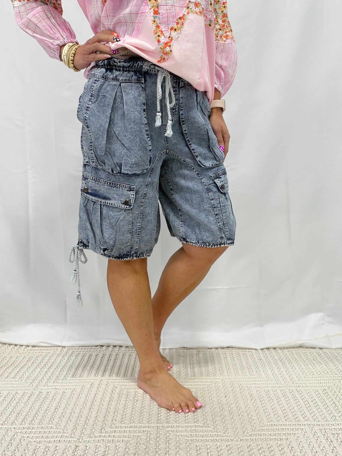Oli & Hali All Your Adventures Mid-Rise Cargo Shorts In 2 Colors