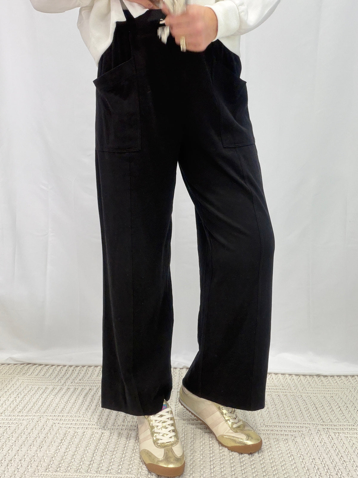 Wide Leg Drawstring Pants In Black