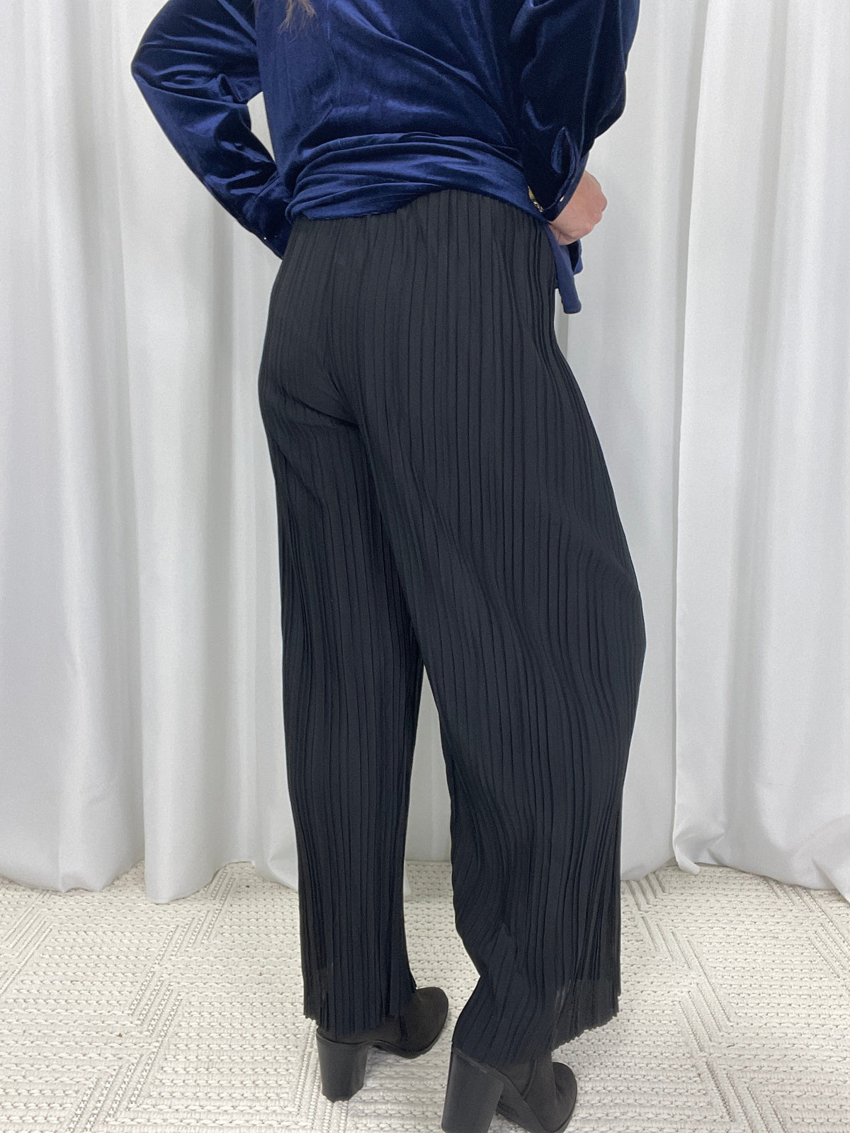 Pick Me Up Pleated Pants In Black *Final Sale*