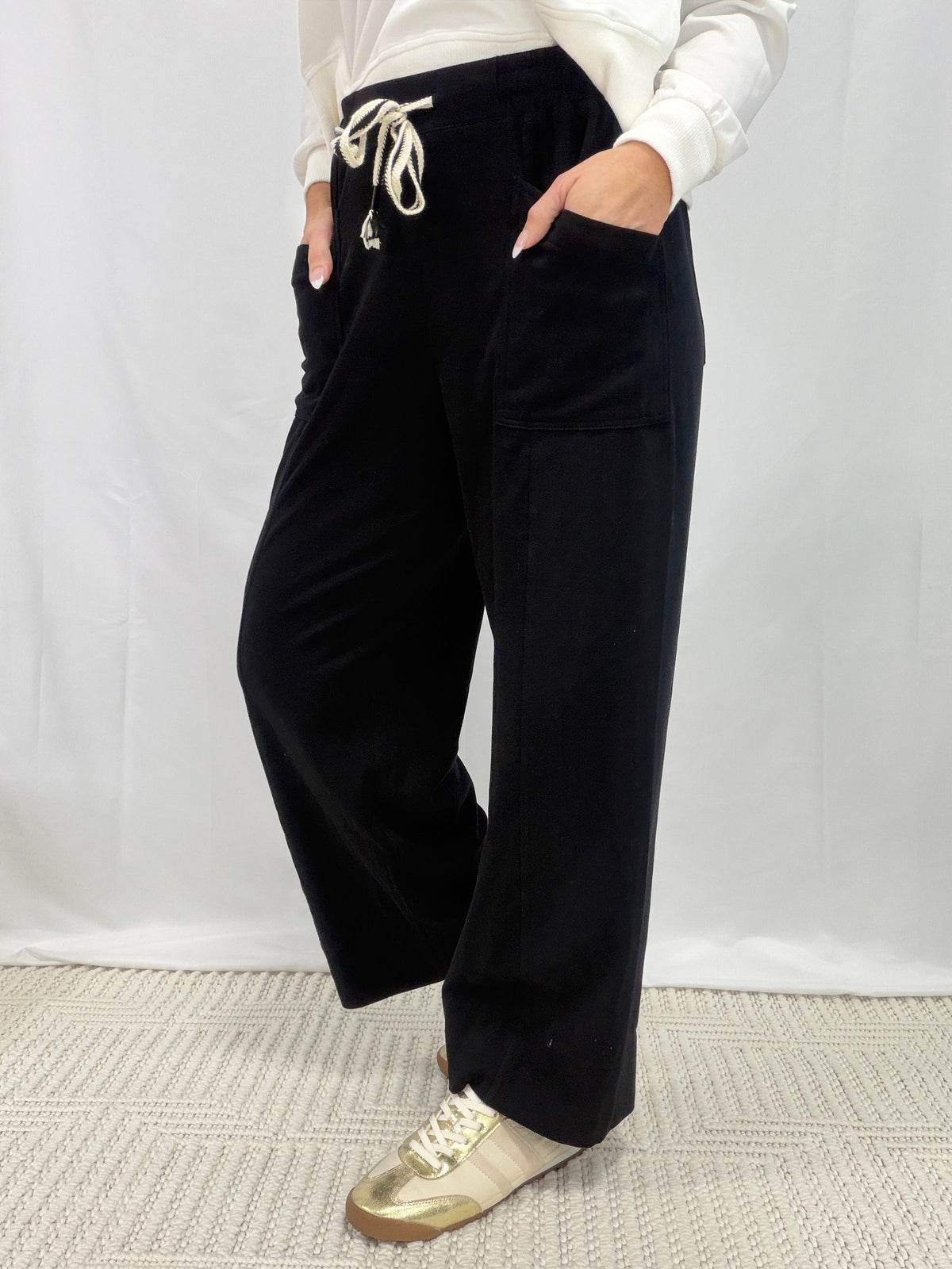 Wide Leg Drawstring Pants In Black