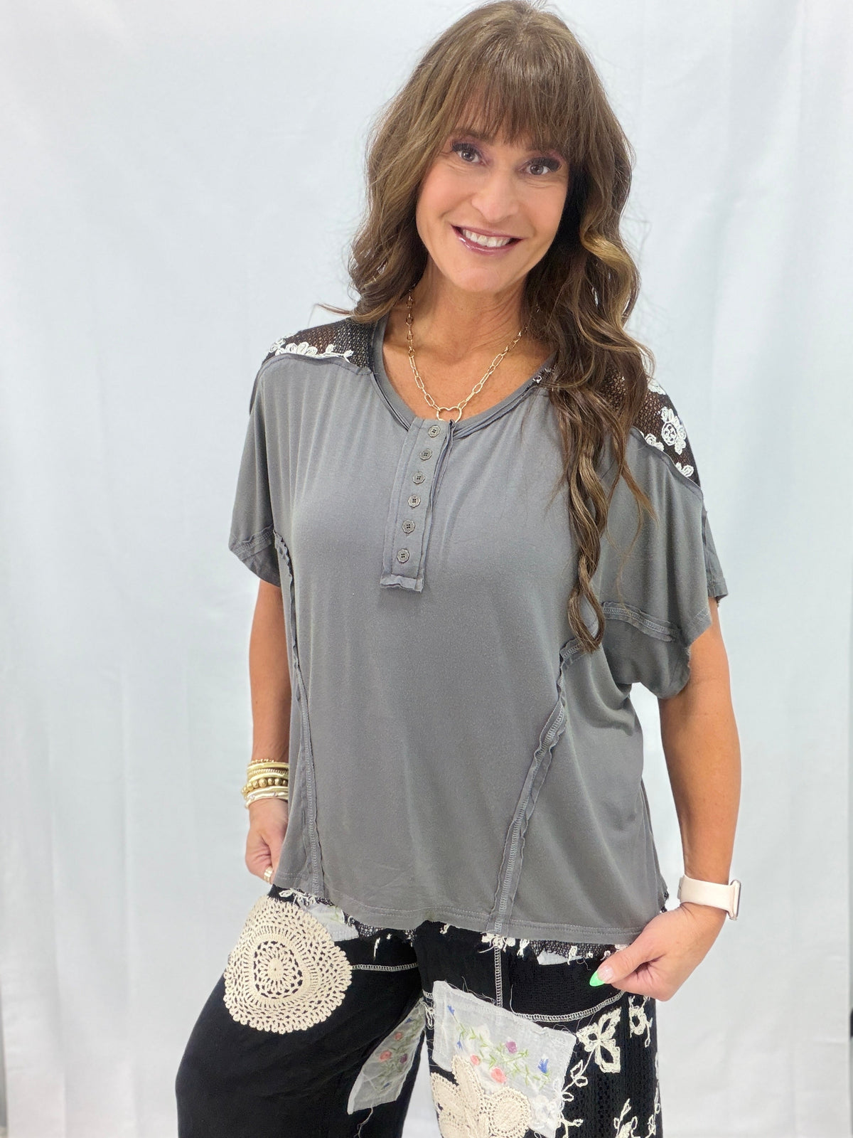 Pol Misty Mood Short Sleeve Top In 2 Colors