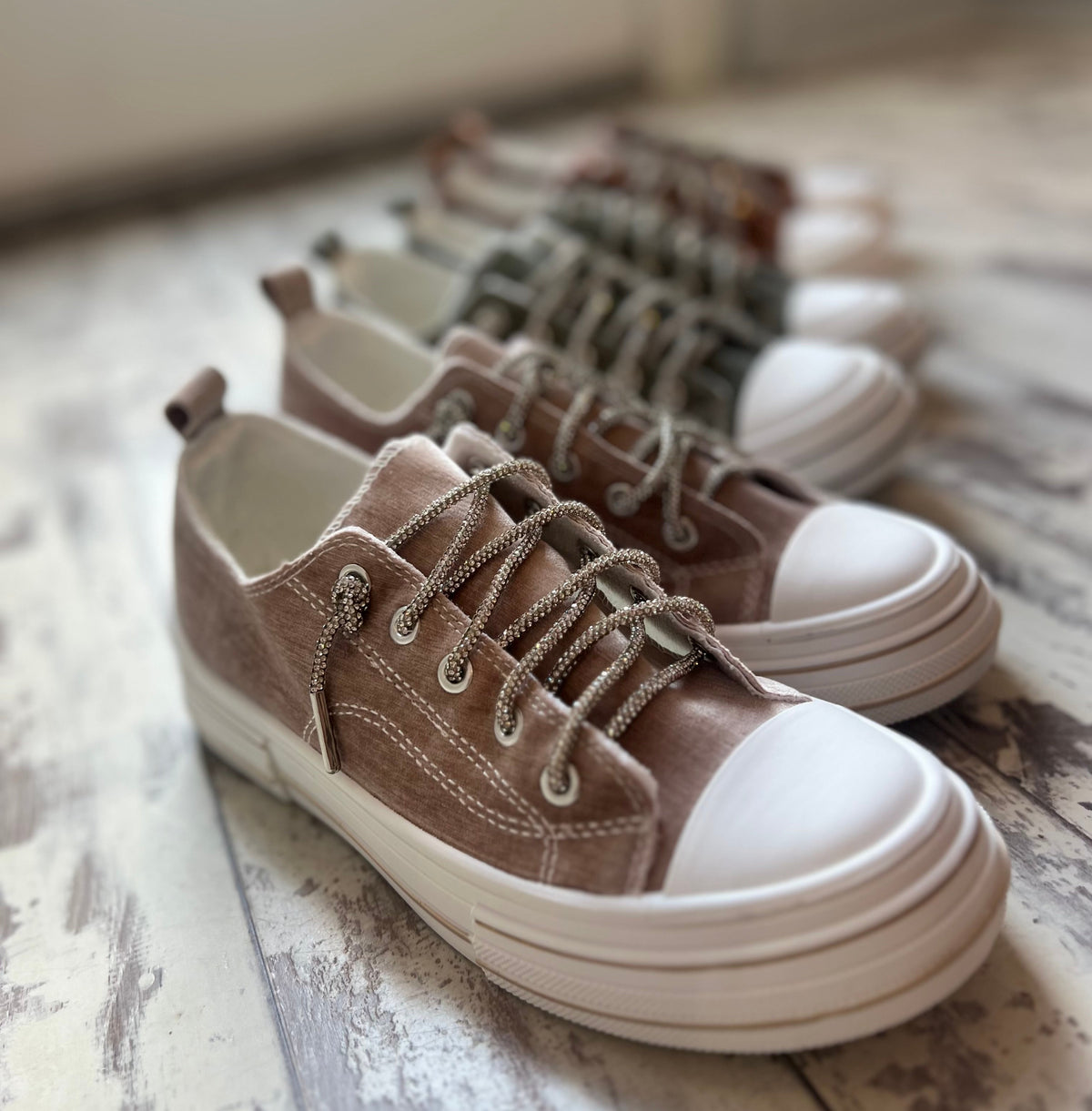 Very G Aman Velvet in Nude