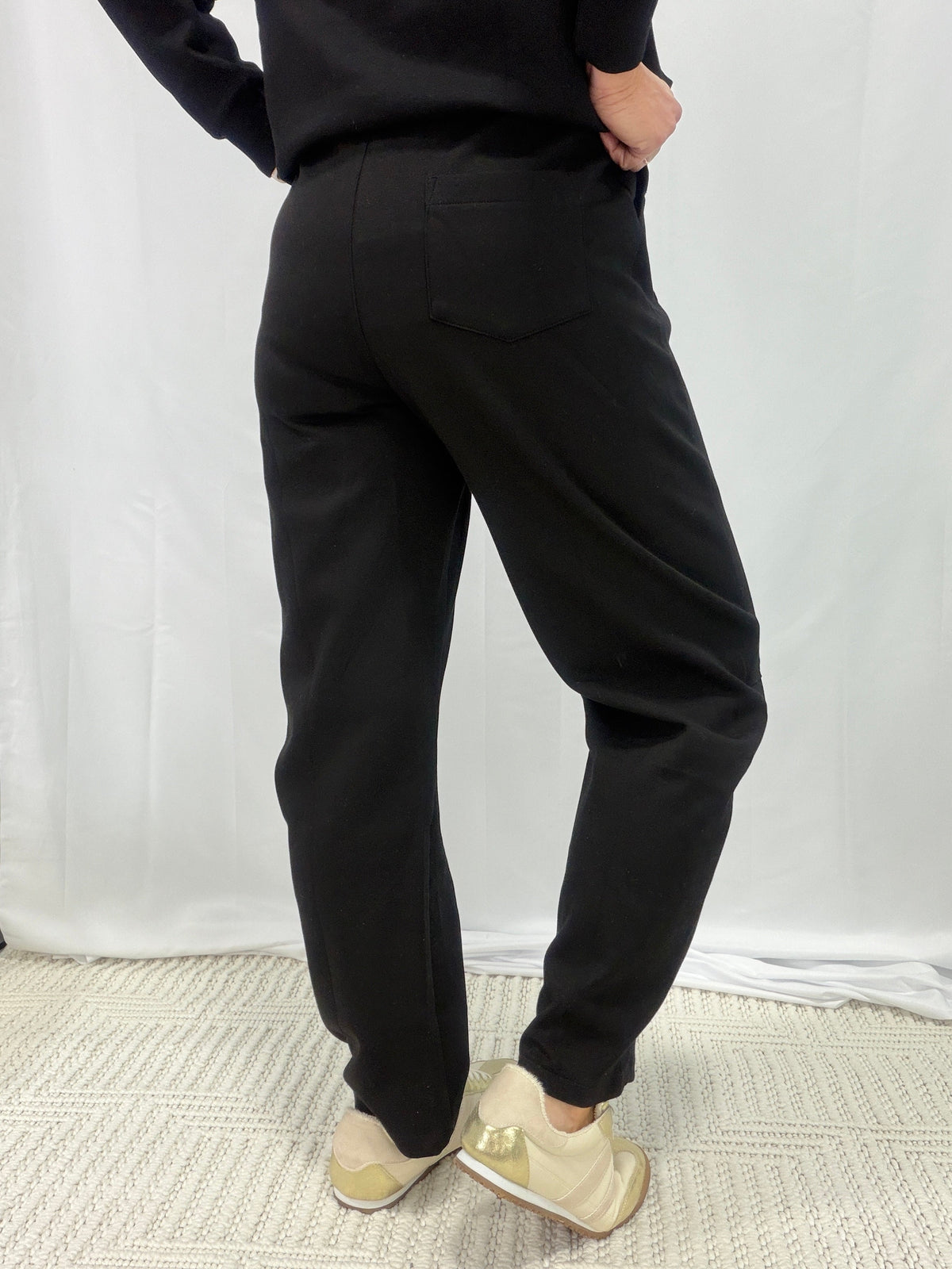 Bank It Drawstring Tapered Leg Sweatpants In Black